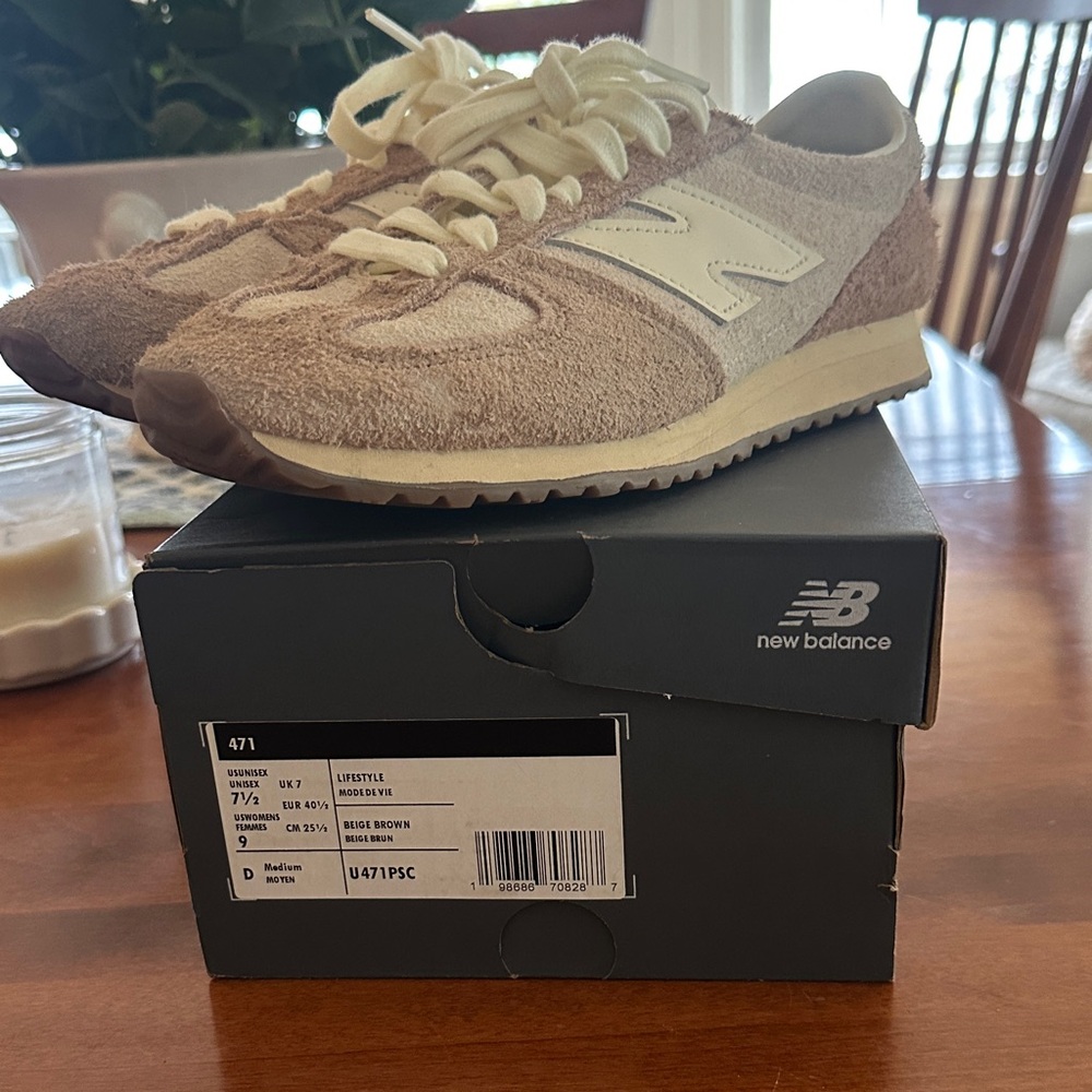 New Balance beige brown Cream Suede Retro Runners